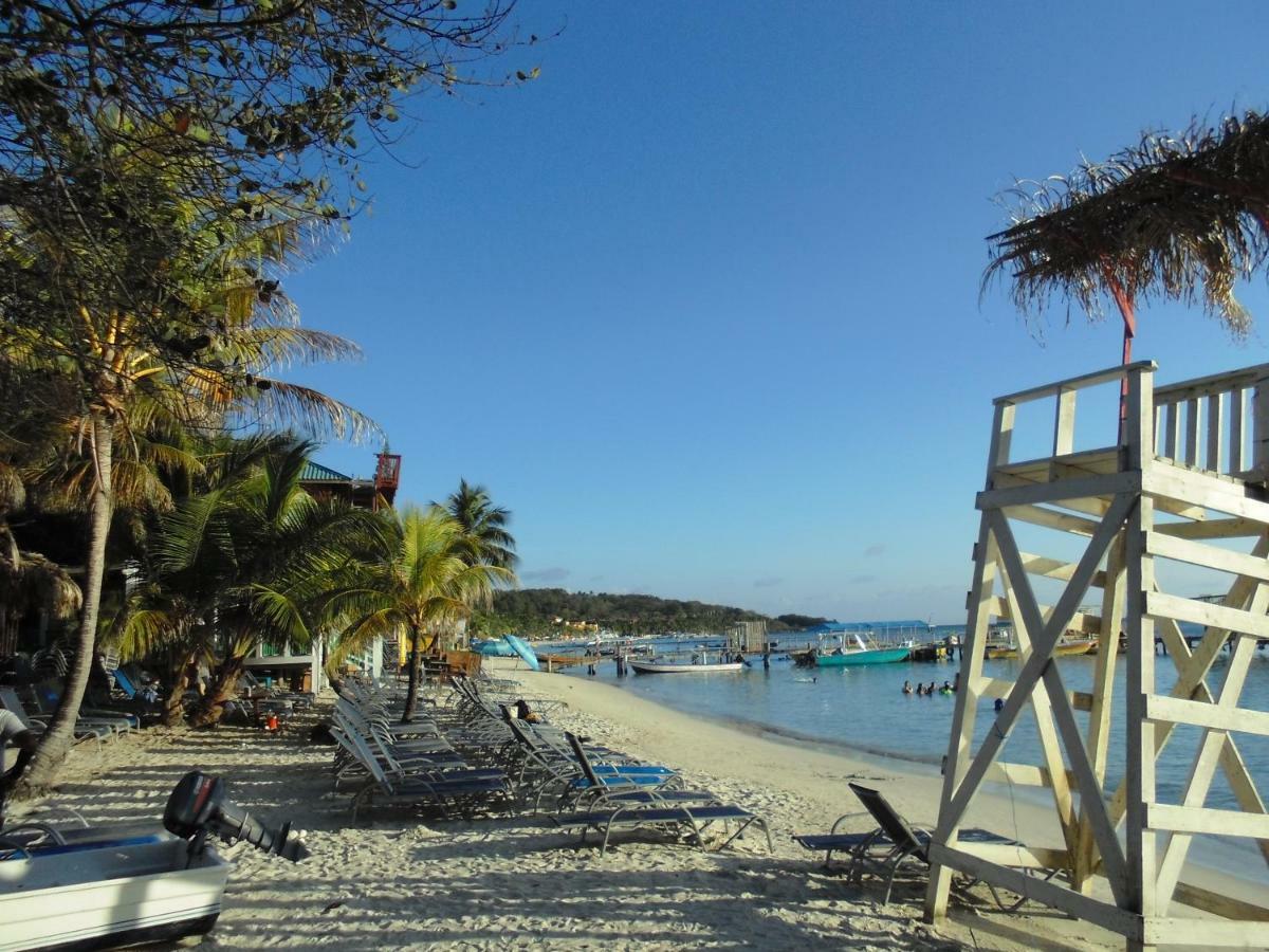 Fosters West Bay Resort Exterior foto